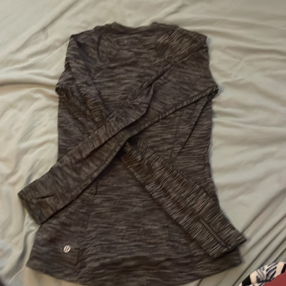 Lululemon Women’s Thermal Run Long Sleeve. Size 6 - Picture 2 of 8